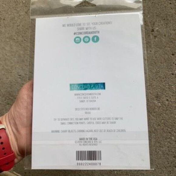 Concord & 9th Deco Stitched Border Die 10566 *New* - Picture 3 of 4